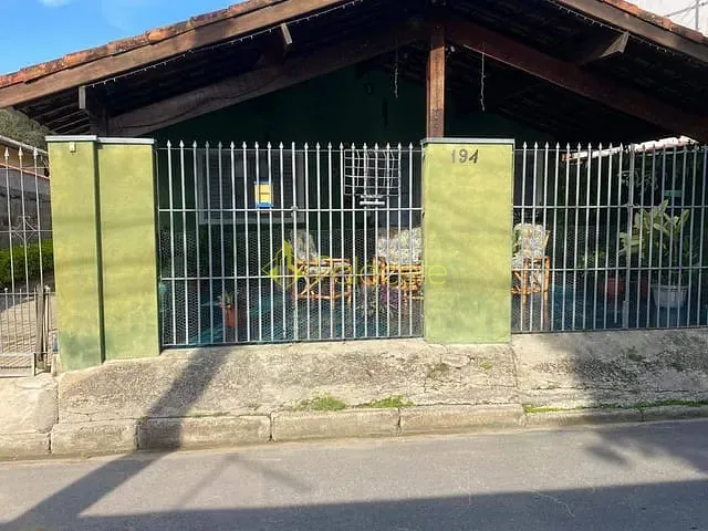 Casa com 649m² 3 quartos e 1 banheiro, à venda, no bairro Feital em Pindamonhangaba