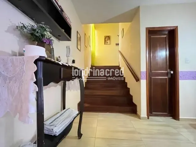 Casa com 390m² 5 quartos e 4 banheiros, à venda, no bairro Caravelle em Londrina