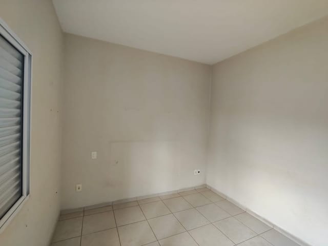 Casa 2 quartos e 2 banheiros, à venda, no bairro Centro em Pindamonhangaba