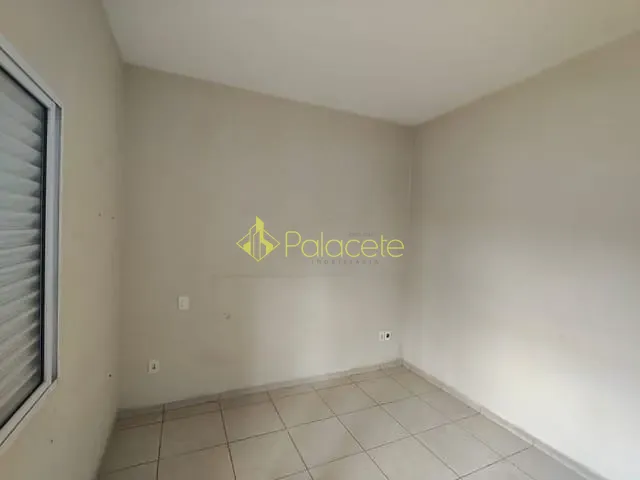 Casa 2 quartos e 2 banheiros, à venda, no bairro Centro em Pindamonhangaba