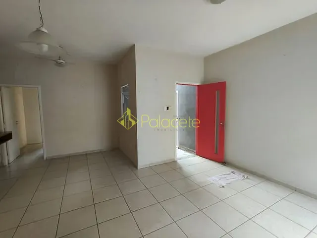 Casa 2 quartos e 2 banheiros, à venda, no bairro Centro em Pindamonhangaba