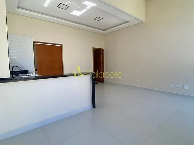 Casa 3 quartos e 1 banheiro, à venda, no bairro Residencial Vila Romana em Pindamonhangaba