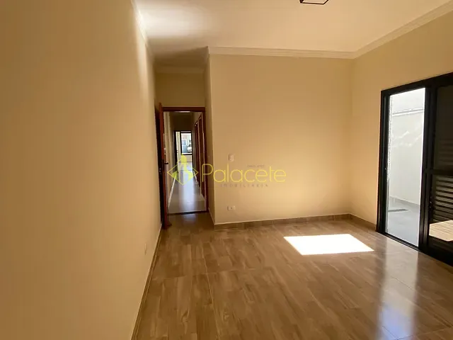 Casa 3 quartos e 1 banheiro, à venda, no bairro Residencial Vila Romana em Pindamonhangaba