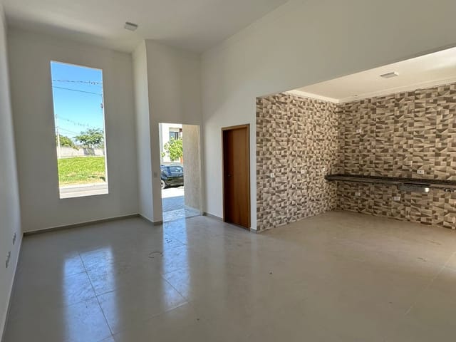 Casa 3 quartos e 2 banheiros, à venda, no bairro Loteamento Industrial Água Preta em Pindamonhangaba