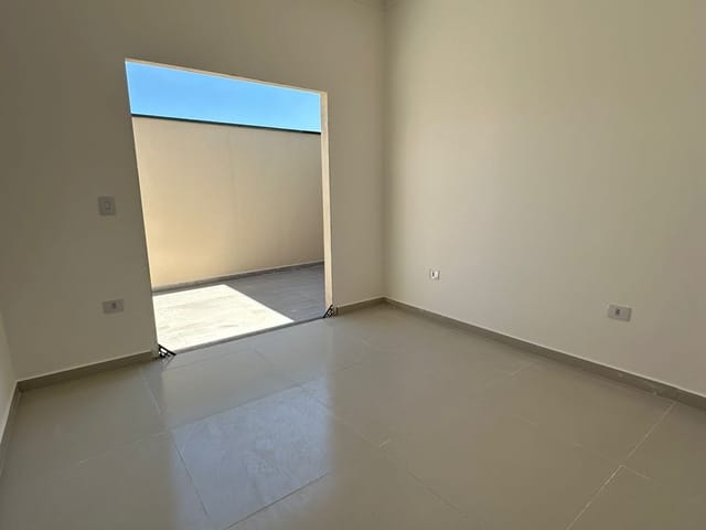 Casa 3 quartos e 2 banheiros, à venda, no bairro Loteamento Industrial Água Preta em Pindamonhangaba