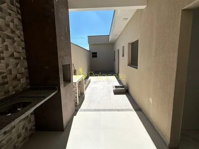 Casa 3 quartos e 2 banheiros, à venda, no bairro Loteamento Industrial Água Preta em Pindamonhangaba