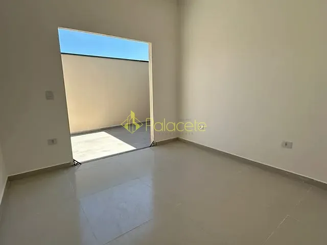 Casa 3 quartos e 2 banheiros, à venda, no bairro Loteamento Industrial Água Preta em Pindamonhangaba