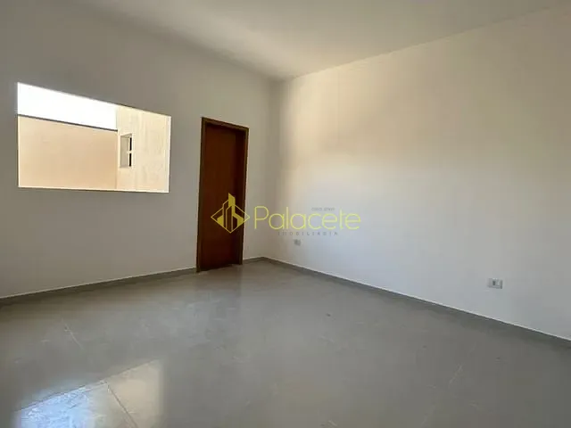 Casa 3 quartos e 2 banheiros, à venda, no bairro Loteamento Industrial Água Preta em Pindamonhangaba
