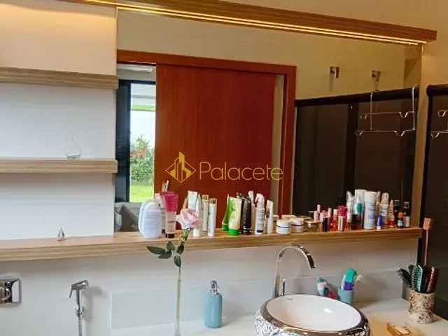 Casa 3 quartos e 4 banheiros, à venda, no bairro Loteamento Residencial Reserva dos Lagos em Pindamonhangaba