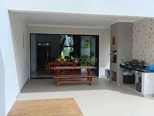Casa 3 quartos e 4 banheiros, à venda, no bairro Loteamento Residencial Reserva dos Lagos em Pindamonhangaba