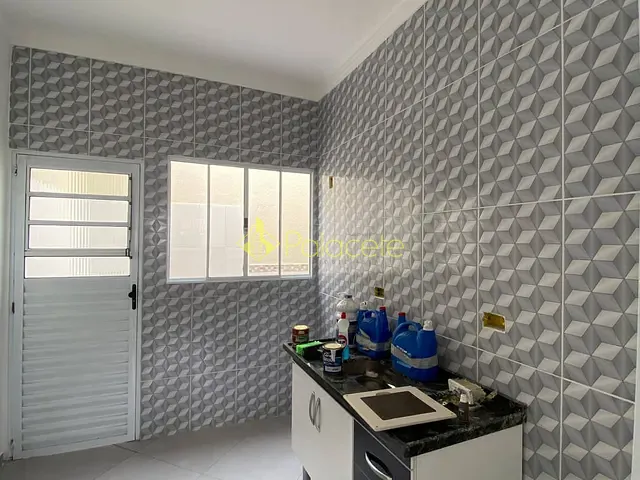 Casa 2 quartos e 1 banheiro, à venda, no bairro Conjunto Habitacional Terra dos Ipês II (Fase II) em Pindamonhangaba