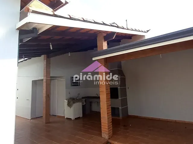 Casa com 250m² 3 quartos e 1 banheiro, à venda, no bairro Jardim Primavera em Caraguatatuba