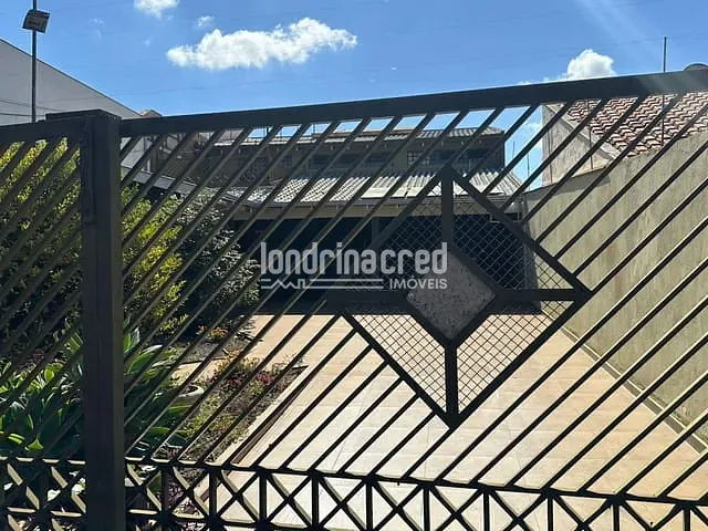 Casa com 258m² 3 quartos e 3 banheiros, à venda, no bairro Jardim das Palmeiras em Londrina