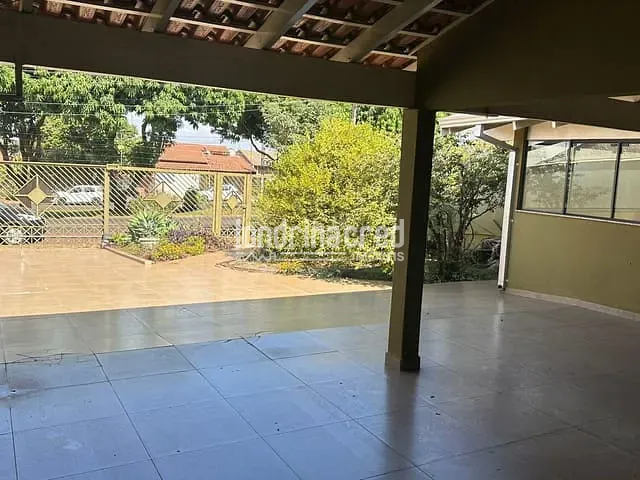 Casa com 258m² 3 quartos e 3 banheiros, à venda, no bairro Jardim das Palmeiras em Londrina
