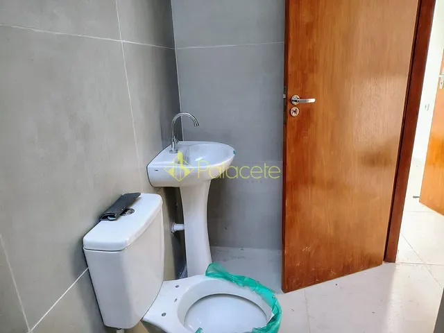 Casa 2 quartos e 1 banheiro, à venda, no bairro Jardim Regina (Moreira César) em Pindamonhangaba