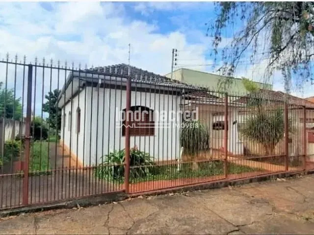 Casa com 565m² 2 quartos e 1 banheiro, à venda, no bairro Vila Ziober em Londrina