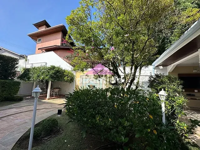 Casa com 543m² 3 quartos e 4 banheiros, à venda, no bairro Urbanova em São José dos Campos