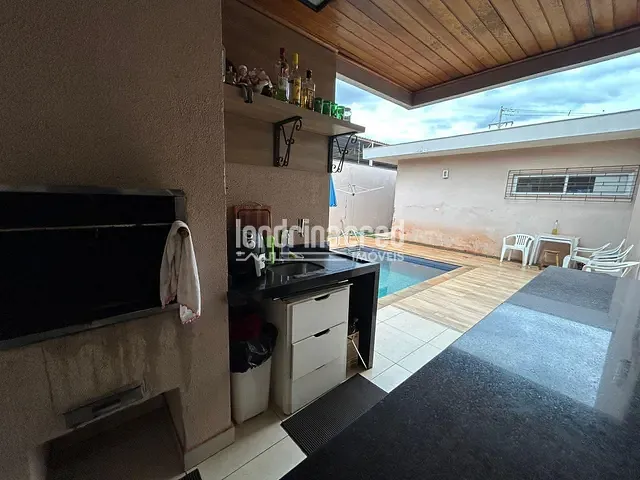 Casa com 435m² 4 quartos e 4 banheiros, à venda, no bairro Caravelle em Londrina