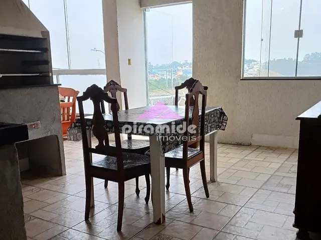 Casa com 318m² 3 quartos e 3 banheiros, à venda, no bairro Condomínio Residencial Mantiqueira em São José dos Campos