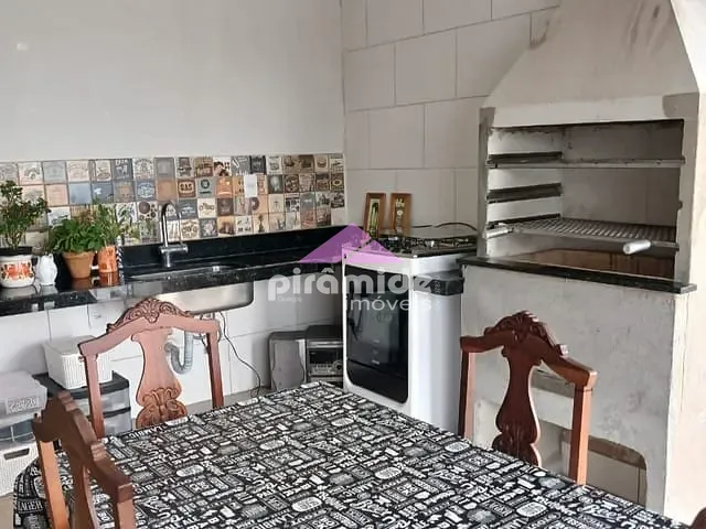 Casa com 318m² 3 quartos e 3 banheiros, à venda, no bairro Condomínio Residencial Mantiqueira em São José dos Campos