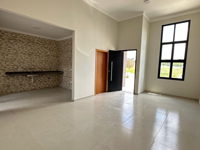 Casa 3 quartos e 1 banheiro, à venda, no bairro Loteamento Industrial Água Preta em Pindamonhangaba