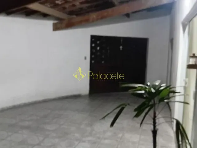 Casa com 300m² 2 quartos e 1 banheiro, à venda, no bairro Residencial Mantiqueira em Pindamonhangaba