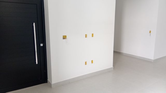 Casa com 200m² 3 quartos e 3 banheiros, à venda, no bairro Parque São Domingos em Pindamonhangaba