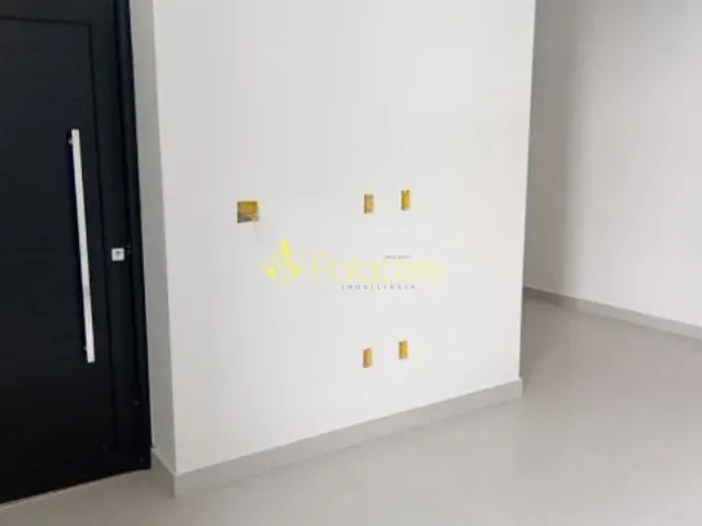 Casa com 200m² 3 quartos e 3 banheiros, à venda, no bairro Parque São Domingos em Pindamonhangaba