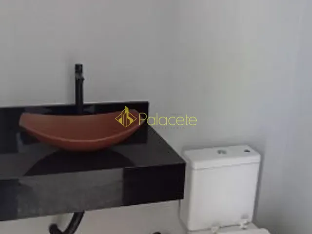 Casa com 200m² 3 quartos e 3 banheiros, à venda, no bairro Parque São Domingos em Pindamonhangaba