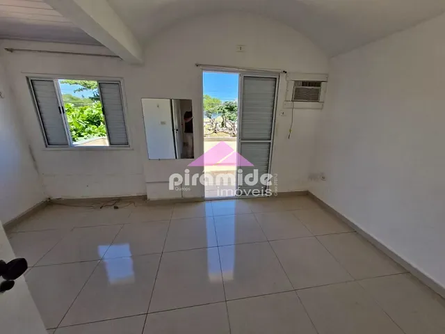 Casa com 78m² 2 quartos e 2 banheiros, à venda, no bairro Indaiá em Caraguatatuba