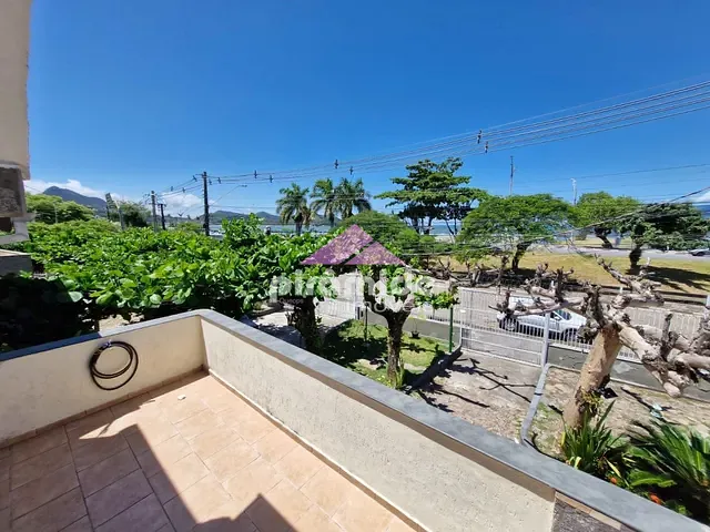 Casa com 78m² 2 quartos e 2 banheiros, à venda, no bairro Indaiá em Caraguatatuba