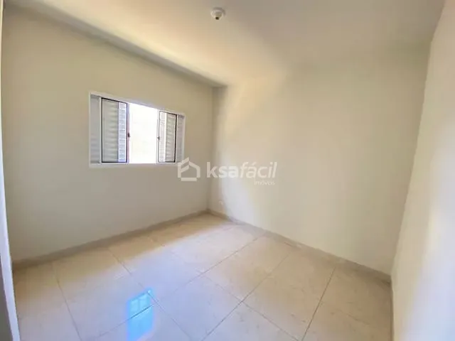 Casa com 48m², para alugar, no bairro Residencial Estrela Park em Campo Grande
