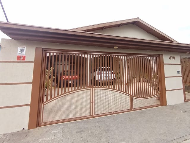 Casa com 720m² 4 quartos e 7 banheiros, à venda, no bairro Jardim Residencial Doutor Lessa em Pindamonhangaba
