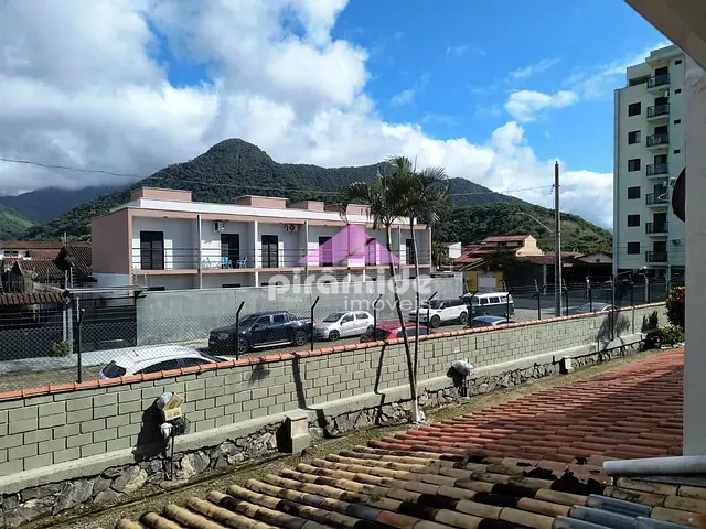 Casa com 93m², à venda, no bairro Vila Atlântica em Caraguatatuba
