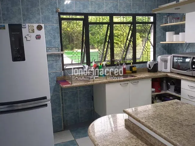 Casa com 435m² 4 quartos e 4 banheiros, à venda, no bairro CONDOMÍNIO VALE DAS ARAUCARIAS em Londrina
