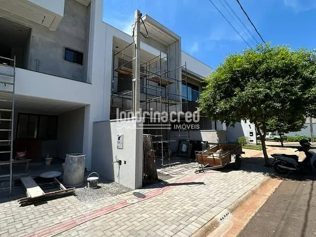 Casa com 128m² 3 quartos e 2 banheiros, à venda, no bairro CONDOMÍNIO MORADA DAS FLORES em Cambé