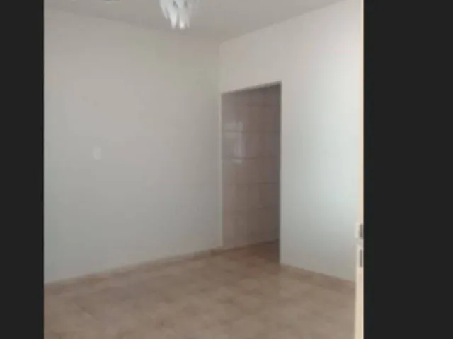 Casa 2 quartos e 1 banheiro, à venda, no bairro Comercial e Residencial Jardim Mariana em Pindamonhangaba