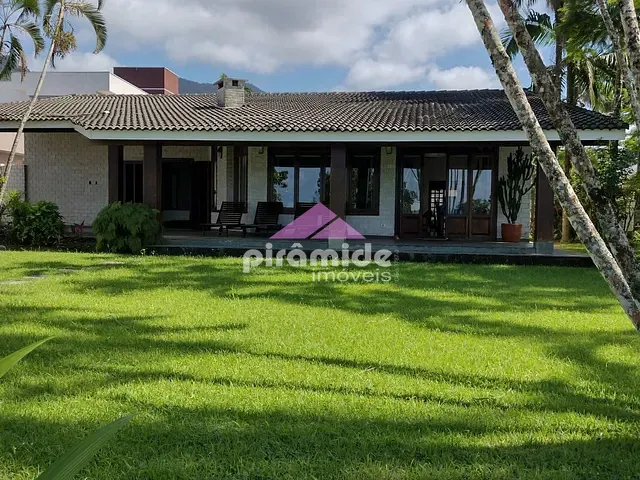 Casa com 1103m² 6 quartos e 8 banheiros, à venda, no bairro Lagoinha em Ubatuba