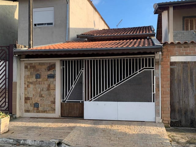 Casa 2 quartos e 1 banheiro, à venda, no bairro Comercial e Residencial Jardim Mariana em Pindamonhangaba