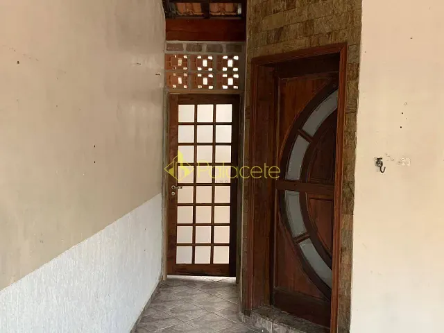 Casa 2 quartos e 1 banheiro, à venda, no bairro Comercial e Residencial Jardim Mariana em Pindamonhangaba