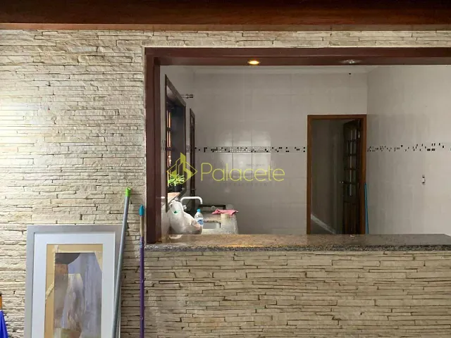 Casa 2 quartos e 1 banheiro, à venda, no bairro Comercial e Residencial Jardim Mariana em Pindamonhangaba