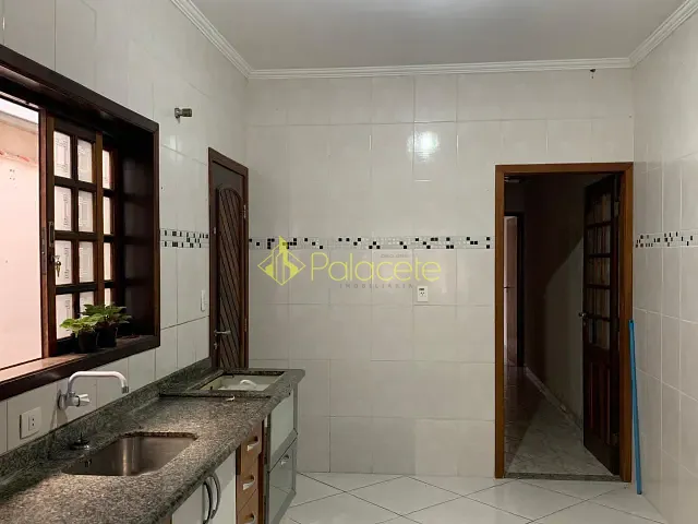 Casa 2 quartos e 1 banheiro, à venda, no bairro Comercial e Residencial Jardim Mariana em Pindamonhangaba