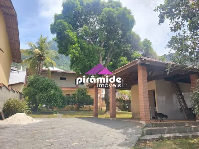 Casa com 718m² 3 quartos e 3 banheiros, à venda, no bairro São Francisco da Praia em São Sebastião
