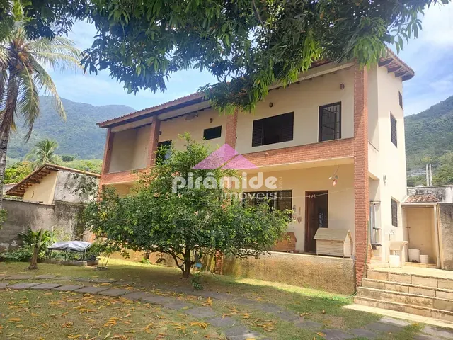 Casa com 718m² 3 quartos e 3 banheiros, à venda, no bairro São Francisco da Praia em São Sebastião