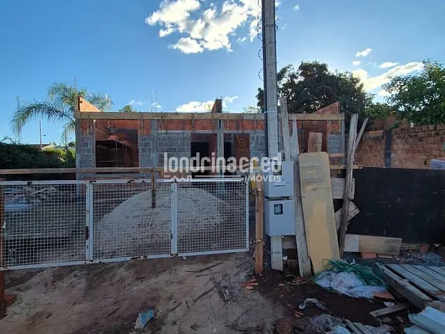 Casa com 124m² 3 quartos e 2 banheiros, à venda, no bairro Colinas em Londrina