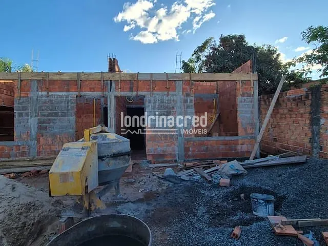 Casa com 124m² 3 quartos e 2 banheiros, à venda, no bairro Colinas em Londrina
