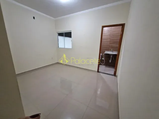 Casa 2 quartos e 1 banheiro, à venda, no bairro Conjunto Habitacional Terra dos Ipês I (Sul) em Pindamonhangaba