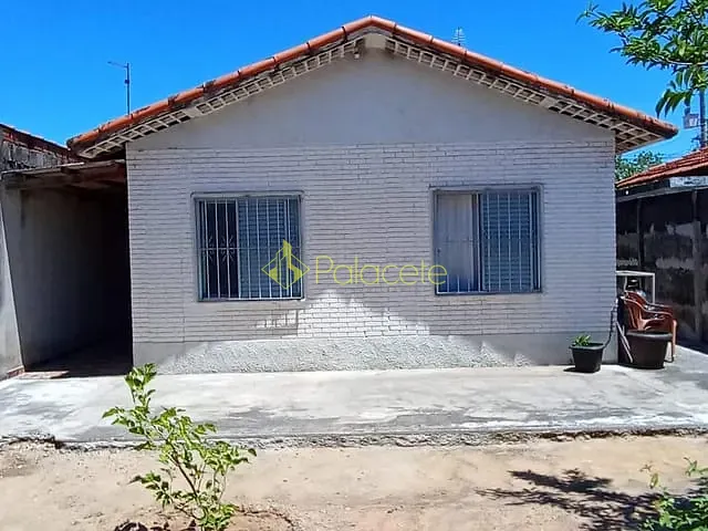 Casa com 246m² 2 quartos e 1 banheiro, à venda, no bairro Conjunto Habitacional Terra dos Ipês I (Sul) em Pindamonhangaba
