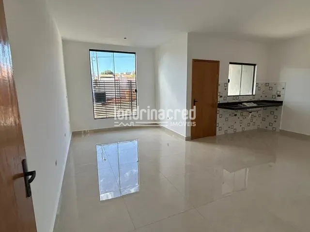 Casa com 130m² 2 quartos e 1 banheiro, à venda, no bairro Colinas em Londrina