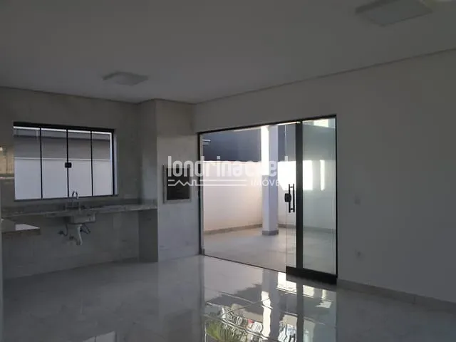 Casa com 317m² 4 quartos e 4 banheiros, à venda, no bairro CONDOMÍNIO ARAÇARI em Londrina